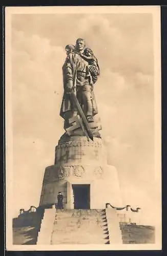 AK Berlin, Treptow, Ehrenmal der Sowjetischen Armee