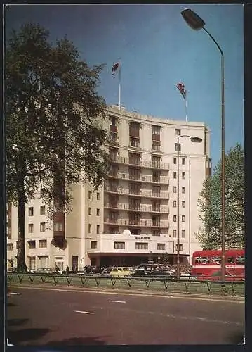 AK London, The Dorchester from Hyde Park