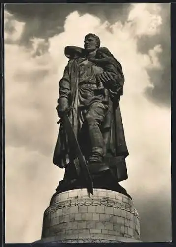 AK Berlin, Treptow, Sowjetisches Ehrenmal