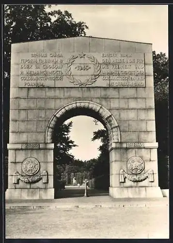 AK Berlin, Treptow, Sowjetisches Ehrenmal