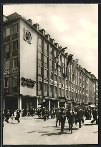 AK Leipzig, Passanten am Messehaus am Markt