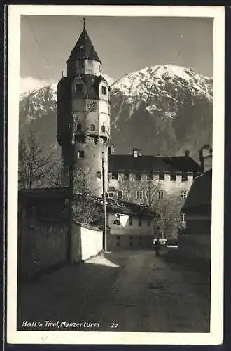 AK Hall in Tirol, Münzerturm mit Strassenpartie