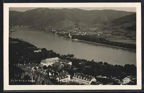AK Spitz a. d. Donau, Ortsansicht mit Donaupartie