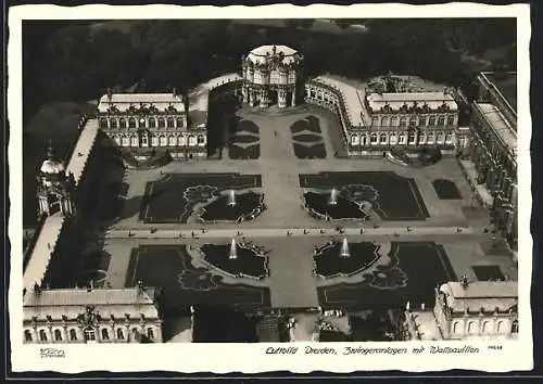 Foto-AK Walter Hahn, Dresden, NR: 10229, Dresden, Luftbild über die Zwingeranlagen mit Wallpavillon