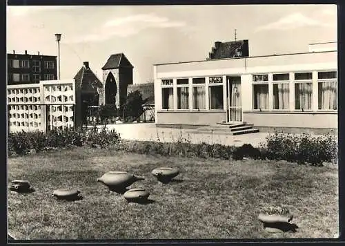 AK Prenzlau, Durchblick zur Stadtmauer