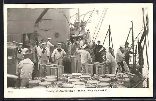 AK Kriegsschiff HMS King Edward VII, Taking in Ammunition