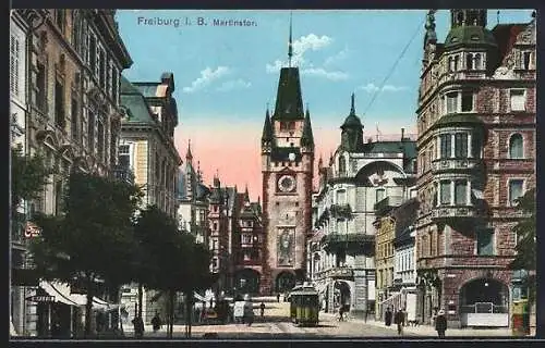 AK Freiburg i. B., Martinstor mit Strassenbahn