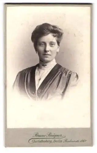 Fotografie Bruno Brügner, Charlottenburg, Berlin, Berlinerstr. 126, Porträt einer Frau