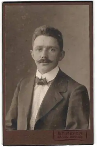 Fotografie B. H. Meyer, Gross-Umstadt, Porträt eines eleganten Herrn