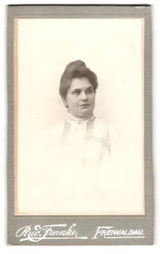 Fotografie Rud. Franke, Freiwaldau, Ringplatz, Portrait einer Dame
