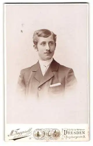 Fotografie M. Taggesell, Dresden, Augsburgerstr. 9, Porträt eines eleganten Herren