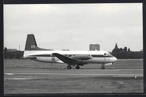 Fotografie Flugzeug Hawker Siddeley XS789 der RAF auf dem Flughafen Berlin-Tempelhof