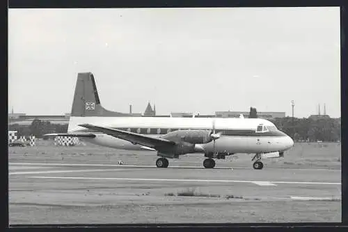 Fotografie Flugzeug Hawker Siddeley Kennung XS789 auf dem Flughafen Berlin-Tempelhof