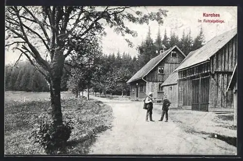 AK Karches / Fichtelgeb., Ortspartie mit Anwohnern