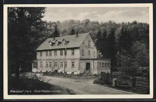 AK Alexisbad /Harzgerode, Hotel Klostermühle mit Strasse