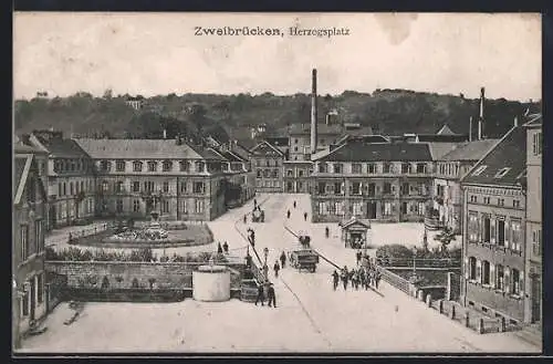 AK Zweibrücken, Herzogsplatz aus der Vogelschau, Panorama