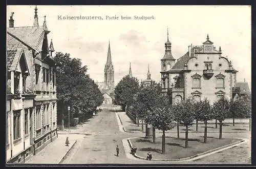 AK Kaiserslautern, Strassenpartie beim Stadtpark, mit Kirche