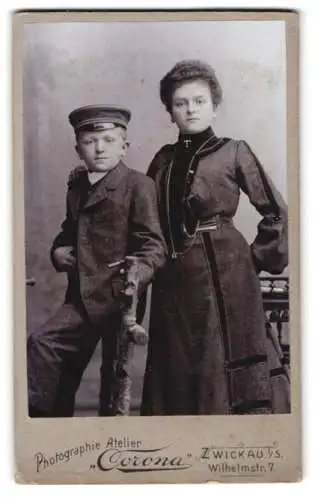Fotografie Atelier Corona, Zwickau, Wilhelmstr. 7, Porträt eines Jungen und einer jungen Frau