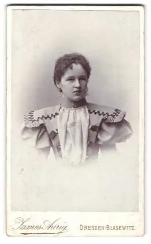 Fotografie James Aurig, Dresden-Blasewitz, Hainstrasse 14, Porträt eines jungen Mädchens