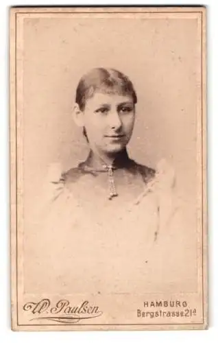Fotografie W. Paulsen, Hamburg, Bergstrasse 21a, Porträt einer jungen Frau