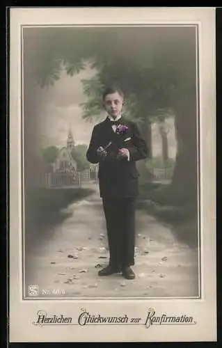 AK Junge zu seiner Konfirmation vor einer Kirche