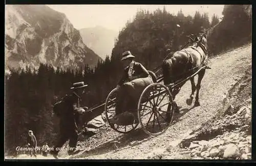 AK Gemmi-Wagen auf der Fahrt im Gebirge