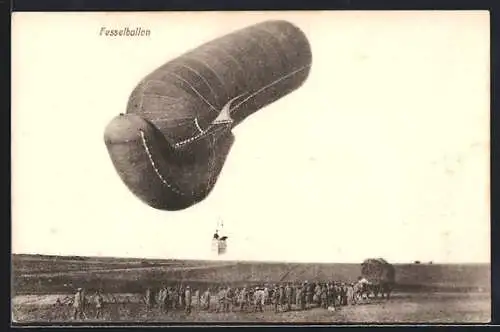 AK Deutsche Soldaten lassen einen Fesselballon steigen