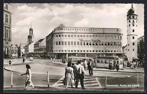 AK Darmstadt, Partie am Schloss, mit Geschäftshaus und Turm