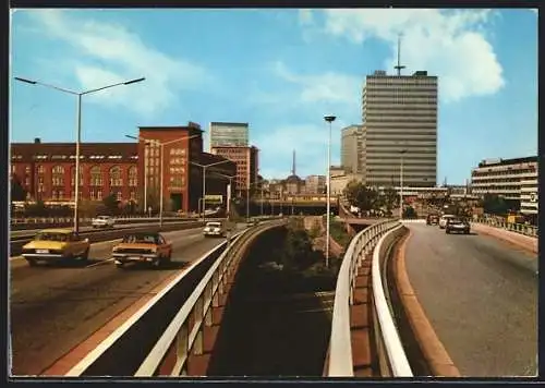 AK Essen, Stadtautobahnen mit Blick zu den Hochhausneubauten