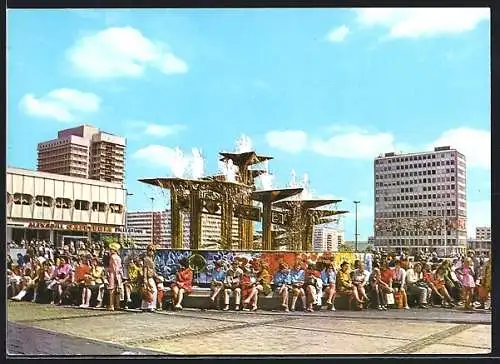 AK Berlin, Alexanderplatz mit Alexgrill Cafeteriea Zillestube und Brunnen