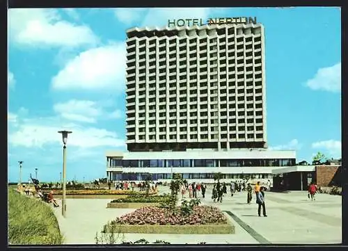 AK Rostock-Warnemünde, Hotel Neptun mit Anlagen