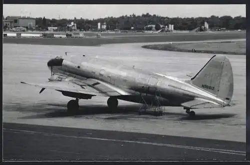 Fotografie Flugzeug Douglas DC-3, Kennung N989IZ