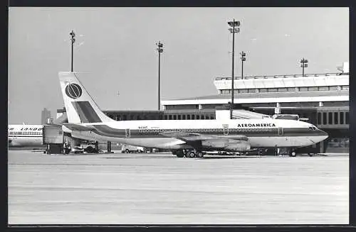 Fotografie Flughafen Berlin-Tegel, Flugzeug Boeing 720 N734T der Aeroamerica