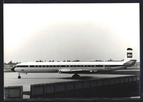 Fotografie Flugzeug De Havilland DH.106 Comet G-ARCO der BEA