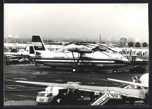 Fotografie Hubschrauber Mil Mi-12 CCCP-21142, Schwerlast Experimentalhubschrauber bei einer Luftfahrtausstellung