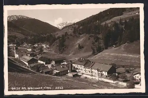 AK Gries am Brenner, Gesamtansicht mit Strasse aus der Vogelschau