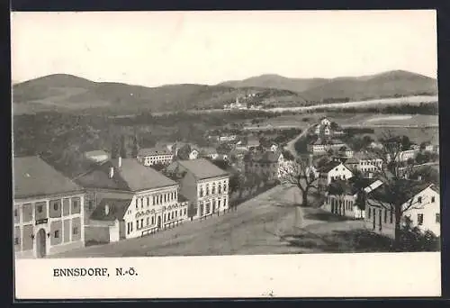 Künstler-AK Ennsdorf /N.-Ö., Strassenpartie mit Bäumen