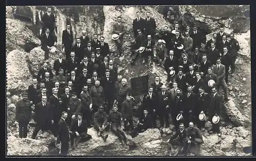 AK Loncin, Fort de Loncin, Groupe de rescapés de l`explosion du fort