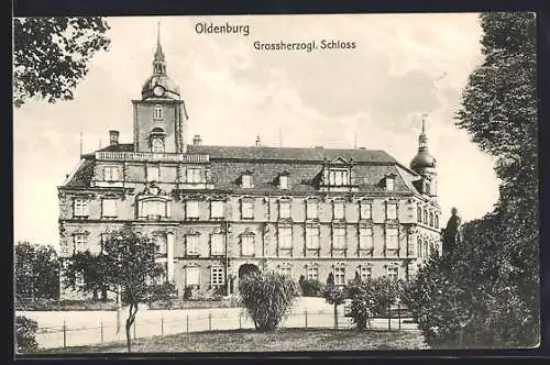 AK Oldenburg / O., Grossherzogliches Schloss mit Vorplatz