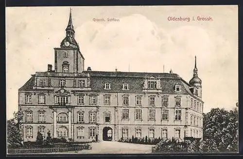 AK Oldenburg / O., Grossherzogliches Schloss mit Vorplatz