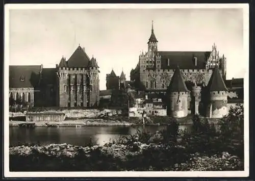 AK Marienburg / Malbork, Hoch- und Mittelschloss Westseite, Haupthaus des Deutschen Ritterordens