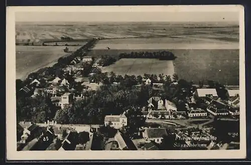 AK Süssenbrunn /N. Ö., Teilansicht mit Strassenpartie, Fliegeraufnahme