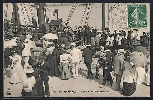 AK Le Tréport, Retour de promenade