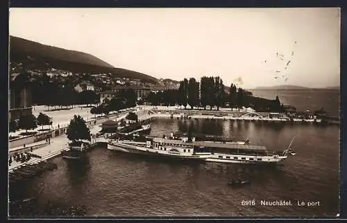 AK Neuchatel, Le Port, Salondampfer Fribourg
