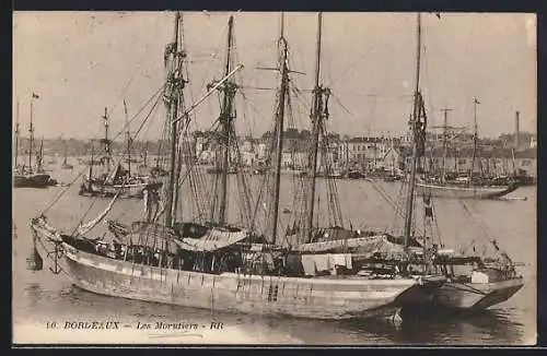 AK Bordeaux, Hafenpartie mit angelegten Segelschiffen
