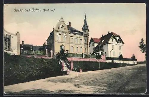 AK Ostrau / Sa., Strassenpartie am Gasthaus Taube