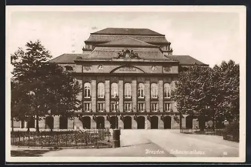 AK Dresden, Schauspielhaus mit Vorgarten
