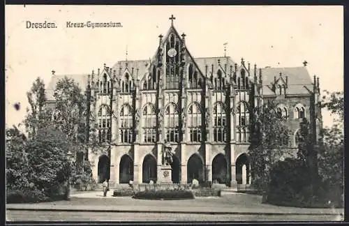 AK Dresden, Vor dem Kreuzgymnasium