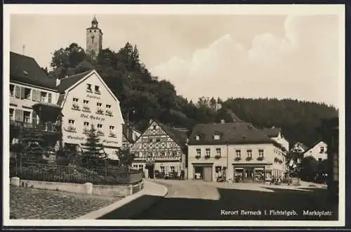 AK Berneck / Fichtelgebirge, Marktplatz mit Aussichtsturm