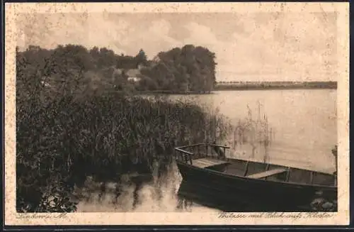 AK Lindow / Mark, Partie am Witzsee mit Blick aufs Kloster, Boot